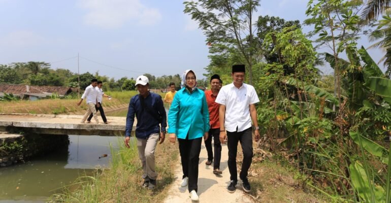 Airin-Ade Siap Bangun Jalan Poros Desa dan Wisata Banten Selatan