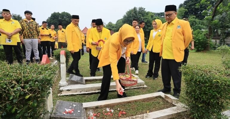 Golkar Tangsel Peringati HUT ke-61 dengan Ziarah, Donor Darah, dan Santunan Anak Yatim